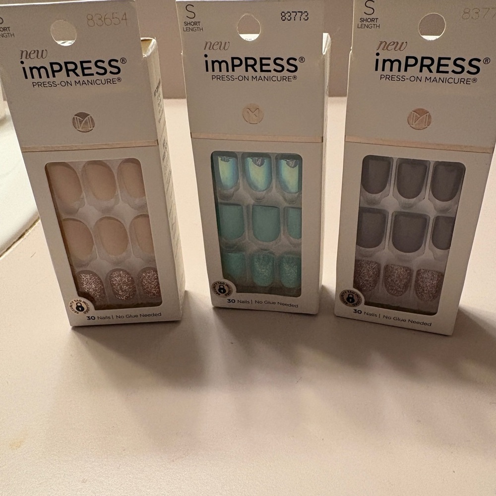 imPRESS Press-On Nails in Cream, Blue, and Silver Glitter